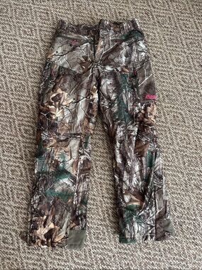 Realtree Camo women’s  Cargo Pants - Brown/Green